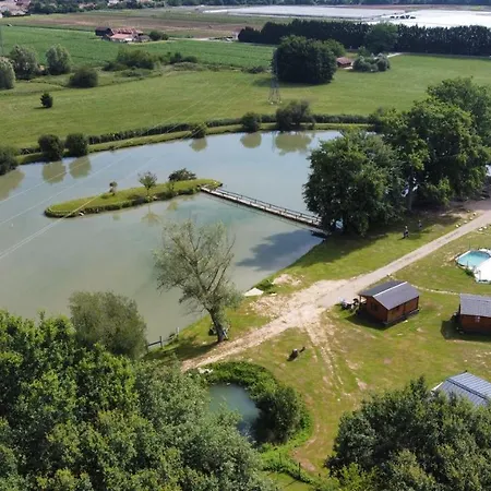 Camping Domaine Du Vieux Chêne *